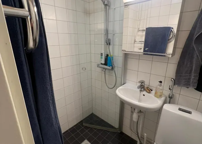 Mukavat Kaksi Huonetta Ja Keittioe Aseman Laehellae * 海门林纳